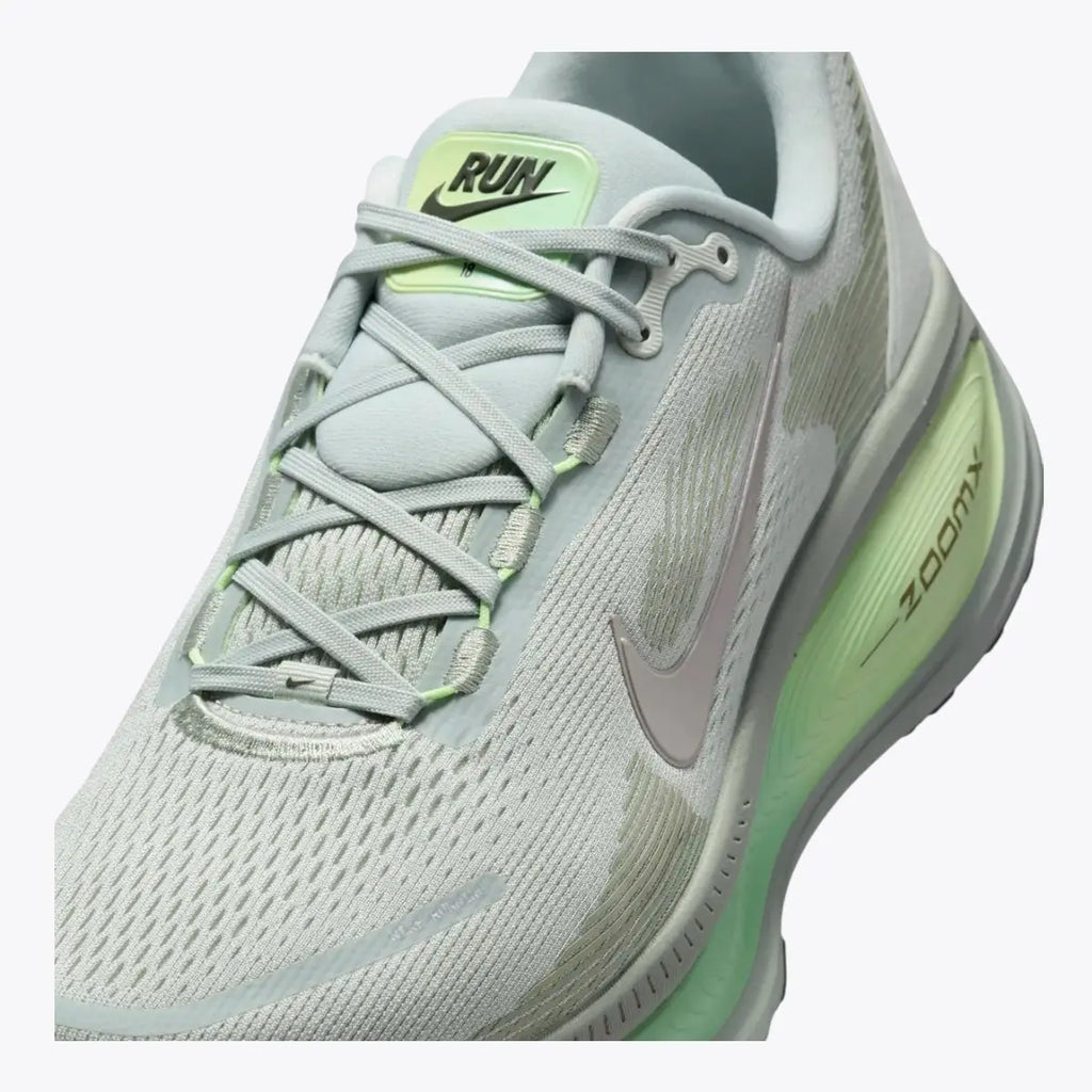 Nike Vomero 18 Running Shoes – Light Silver / College Grey / Barely Volt HM6803-002