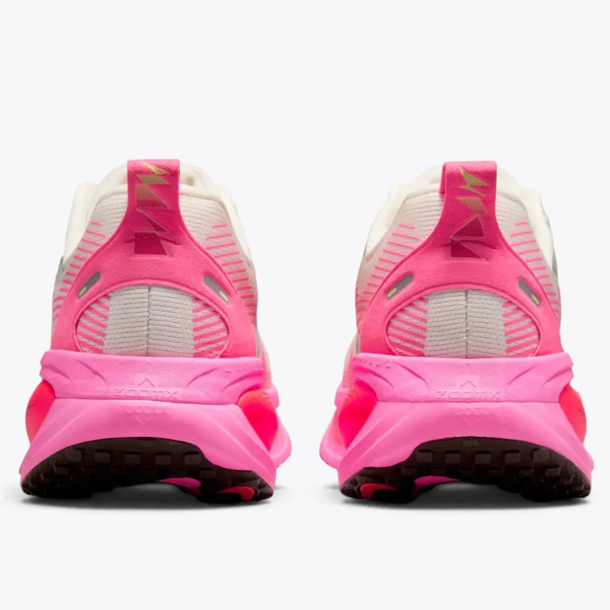 Nike Vomero 18 Running Shoes – Sail / Hyper Pink IB7315-100