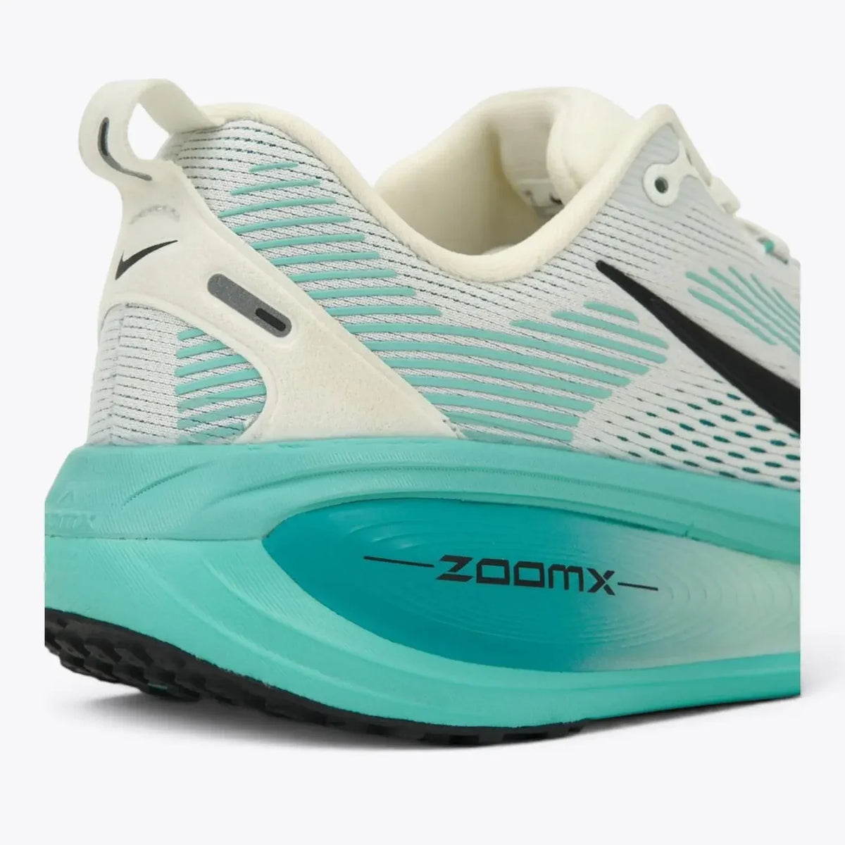 Nike Vomero 18 Running Shoes – Summit White / Geode Teal HM6803-103