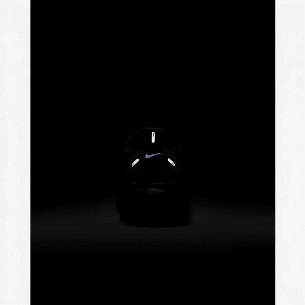 Nike Vomero 18 Running Shoes – Triple Black HM6803-005