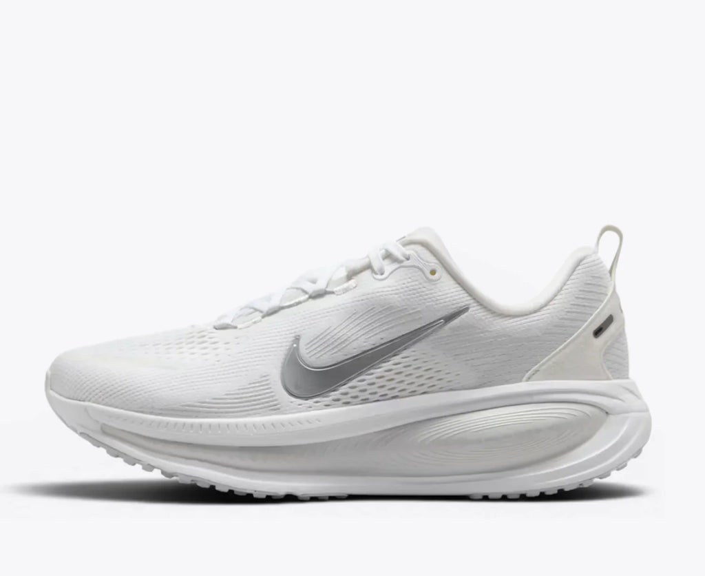 Nike Vomero 18 Running Shoes – White / Metallic Silver / Photon Dust HM6804-104