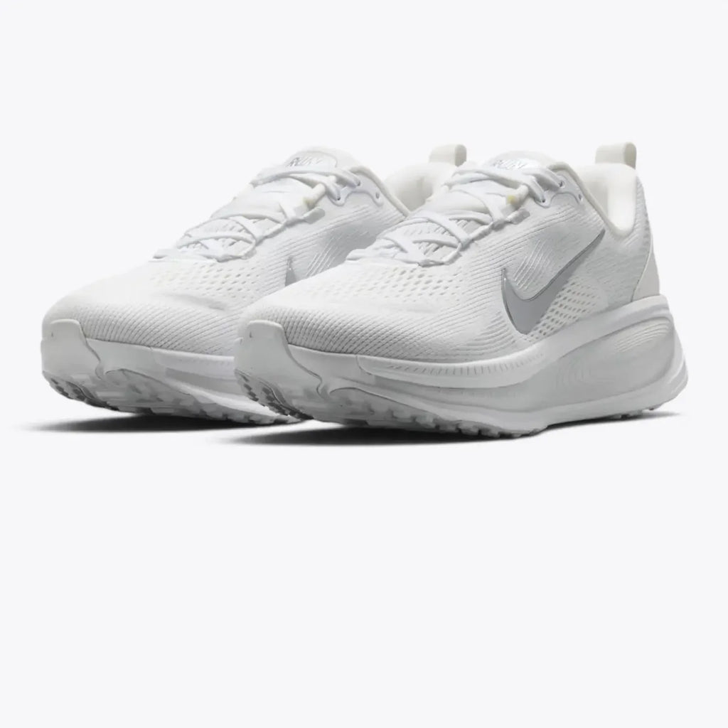 Nike Vomero 18 Running Shoes – White / Metallic Silver / Photon Dust HM6804-104