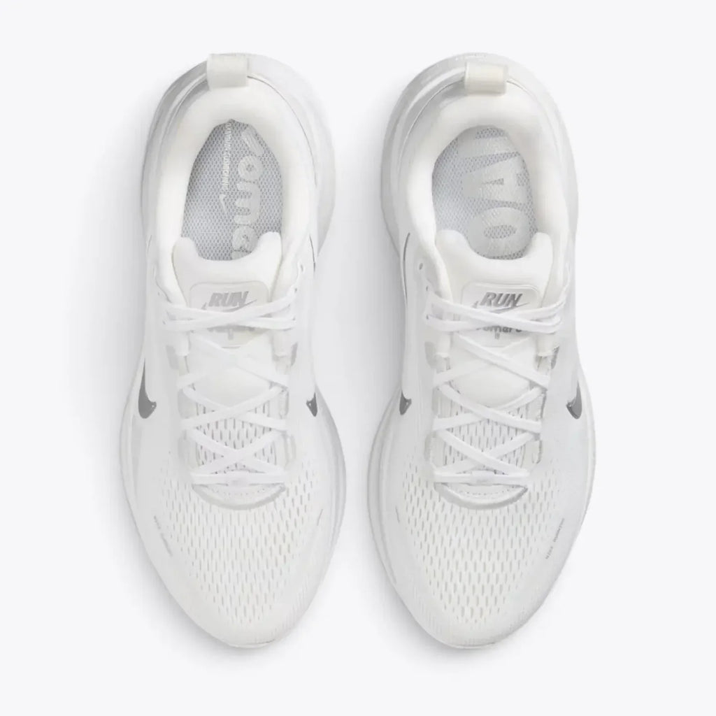 Nike Vomero 18 Running Shoes – White / Metallic Silver / Photon Dust HM6804-104