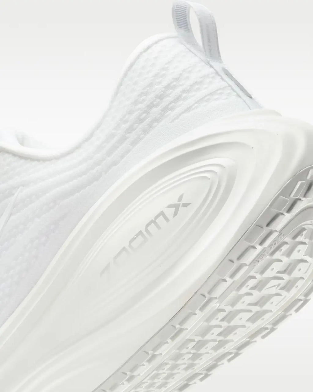 Nike Vomero Plus Running Shoes – White / Metallic Silver / Light Smokey Grey HV8150-102
